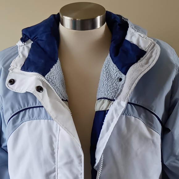 Columbia Sportswear Insulated Jacket - Picture 2 of 8